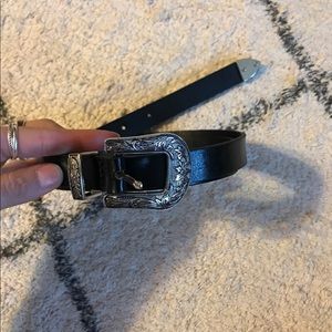 Single buckle western belt